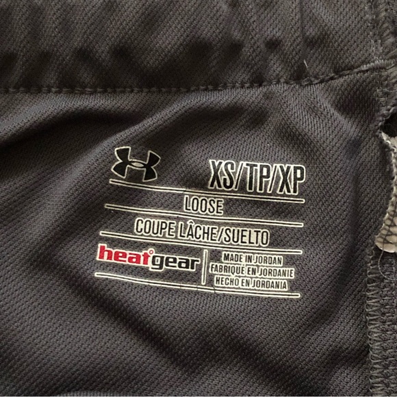 Women’s Under Armour shorts- size xs - Picture 4 of 7